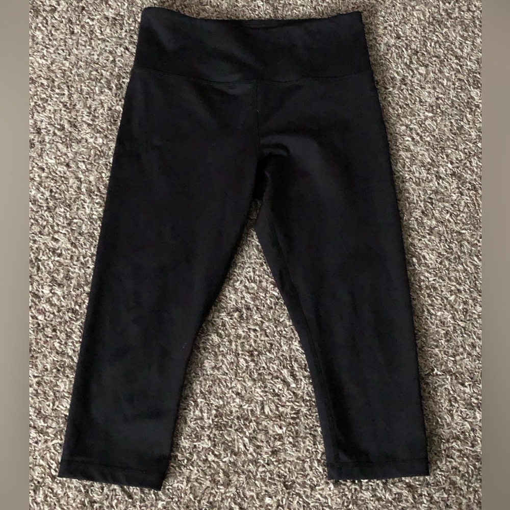 Zyia Light and Tight Crop Legging